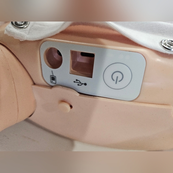 Resusci Baby QCPR by Laerdal Medical. Excellent Used Condition Manikin CPR - Picture 11 of 16